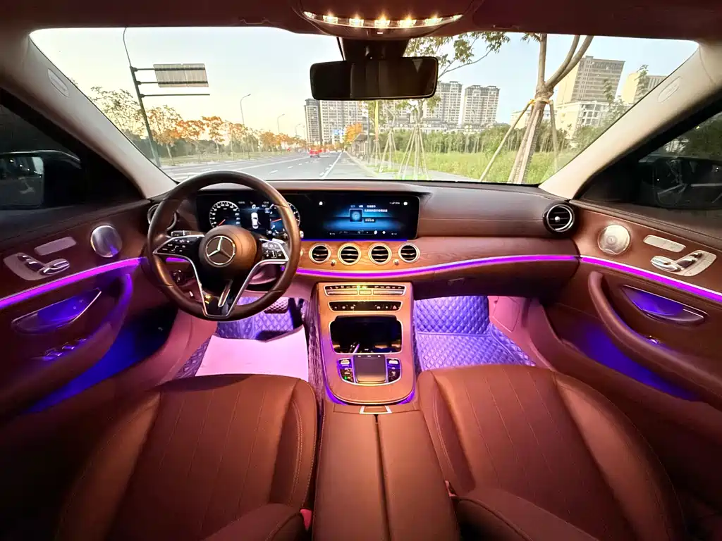 Mercedes-Benz E-Class 2023 — фото 12