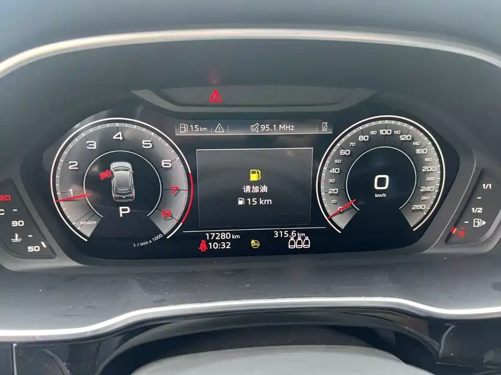 Audi Q3 2023 — фото 10