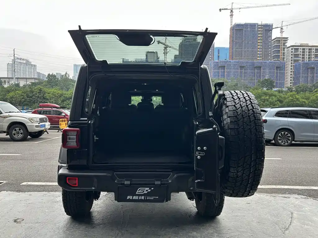 Jeep Wrangler 2024 — фото 16