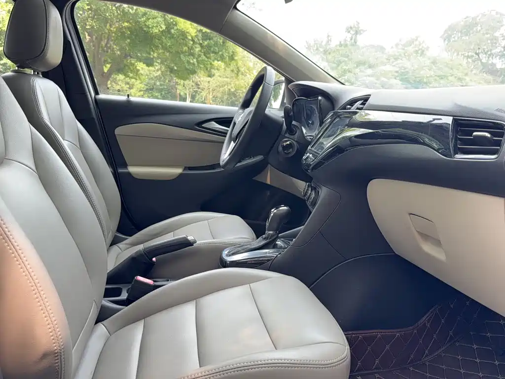 Buick Excelle 2019 — фото 15