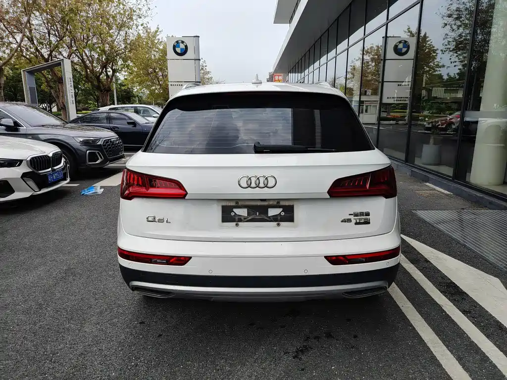 Audi Q5L 2020 — фото 4