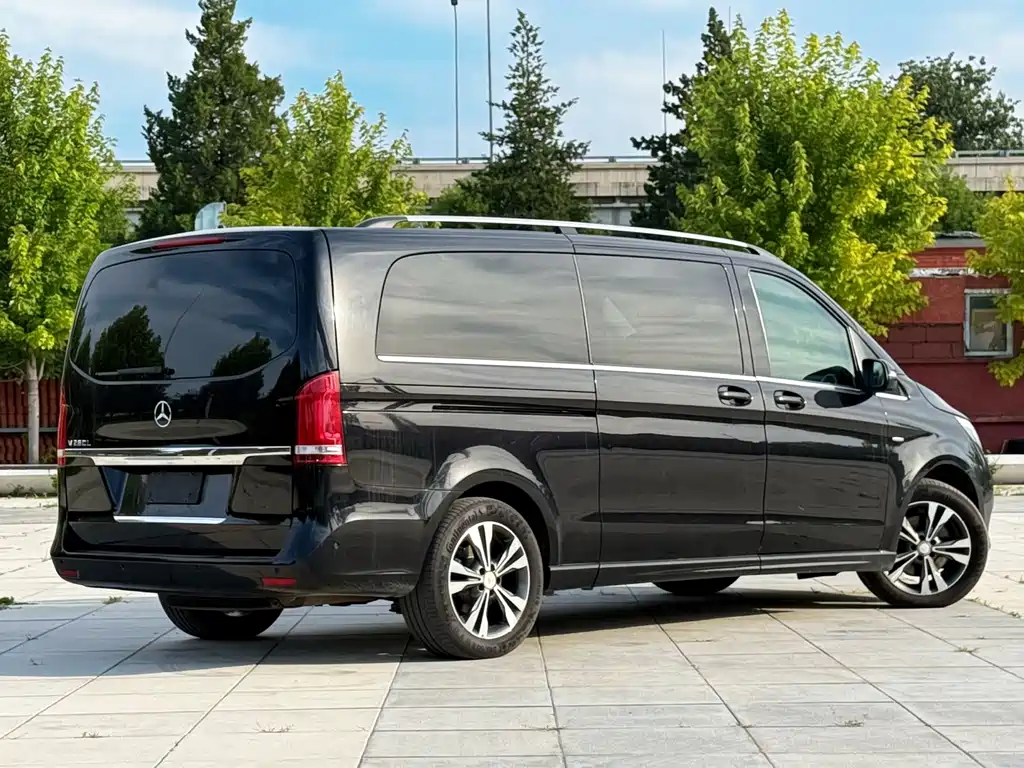 Mercedes-Benz V-Class 2017 — фото 9