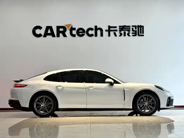 Porsche Panamera 2024