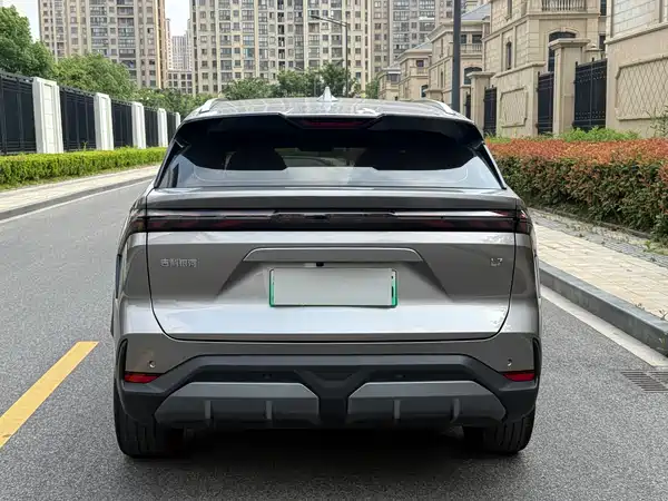 Geely Galaxy L7 2024