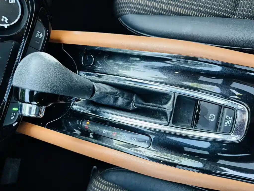 Honda Vezel 2016 — фото 18