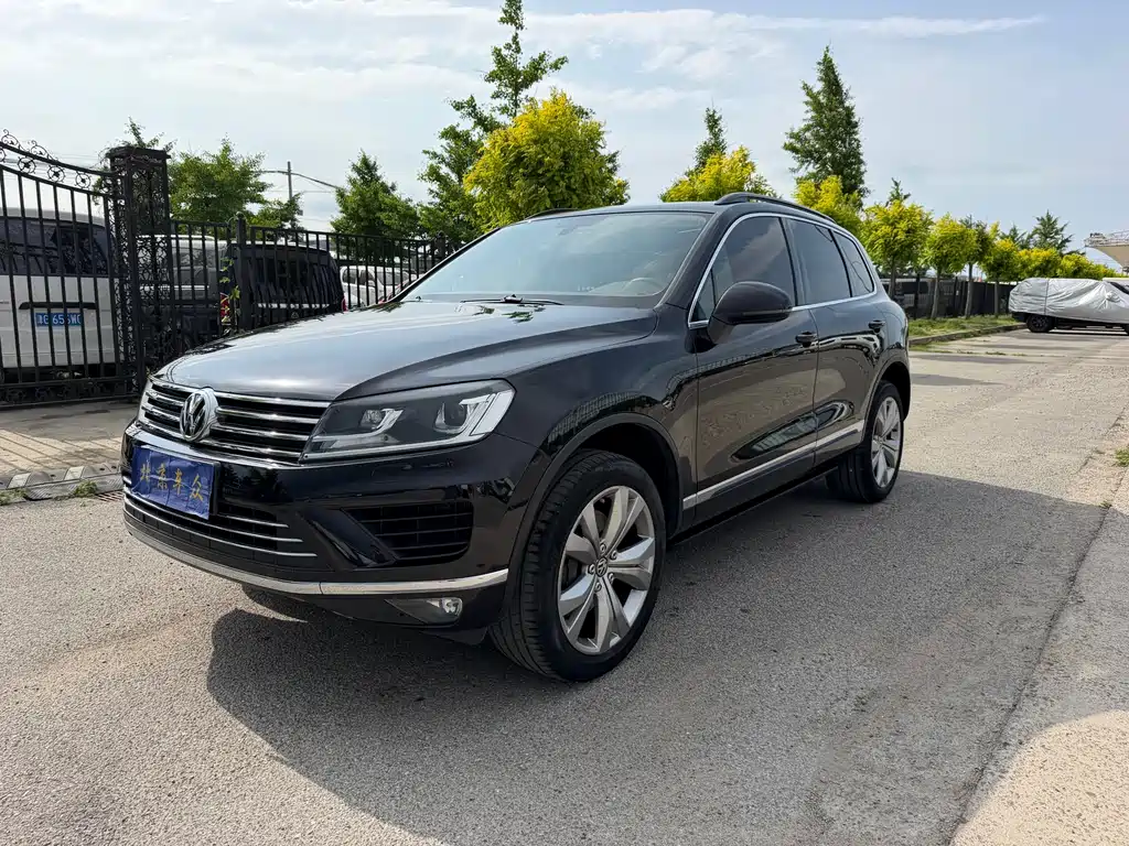 Volkswagen Touareg 2017 — фото 1