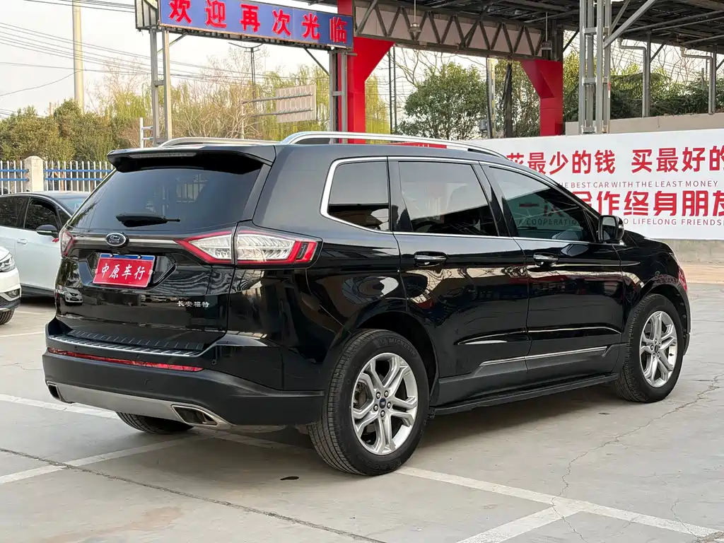 Ford Edge 2018 — фото 17