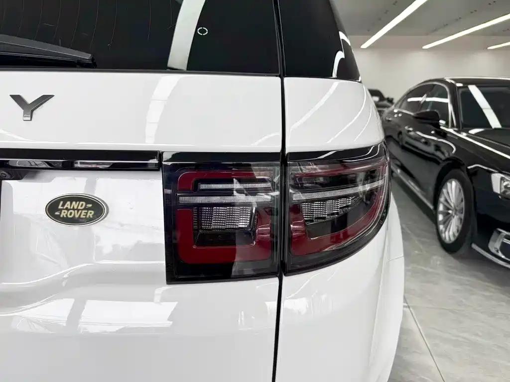 Land Rover Discovery Sport 2021 — фото 20