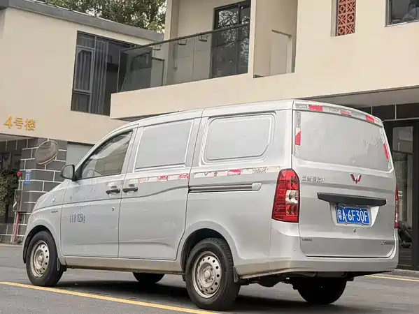 Wuling Rongguang V 2018