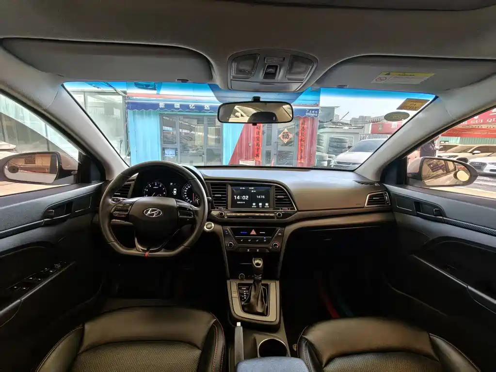 Hyundai Elantra 2018 — фото 6