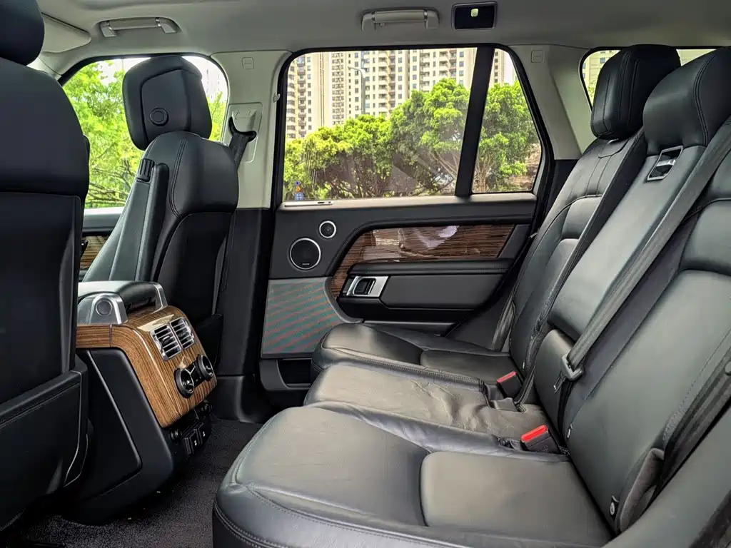 Land Rover Range Rover 2019 — фото 11