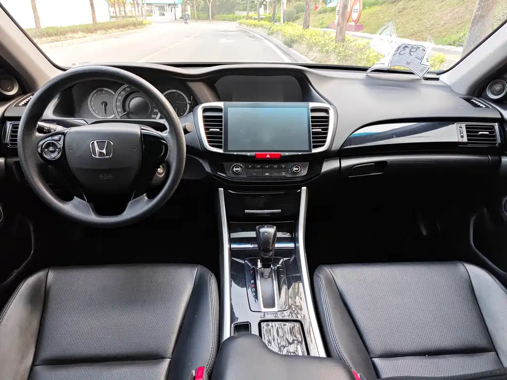 Honda Accord 2017 — фото 6