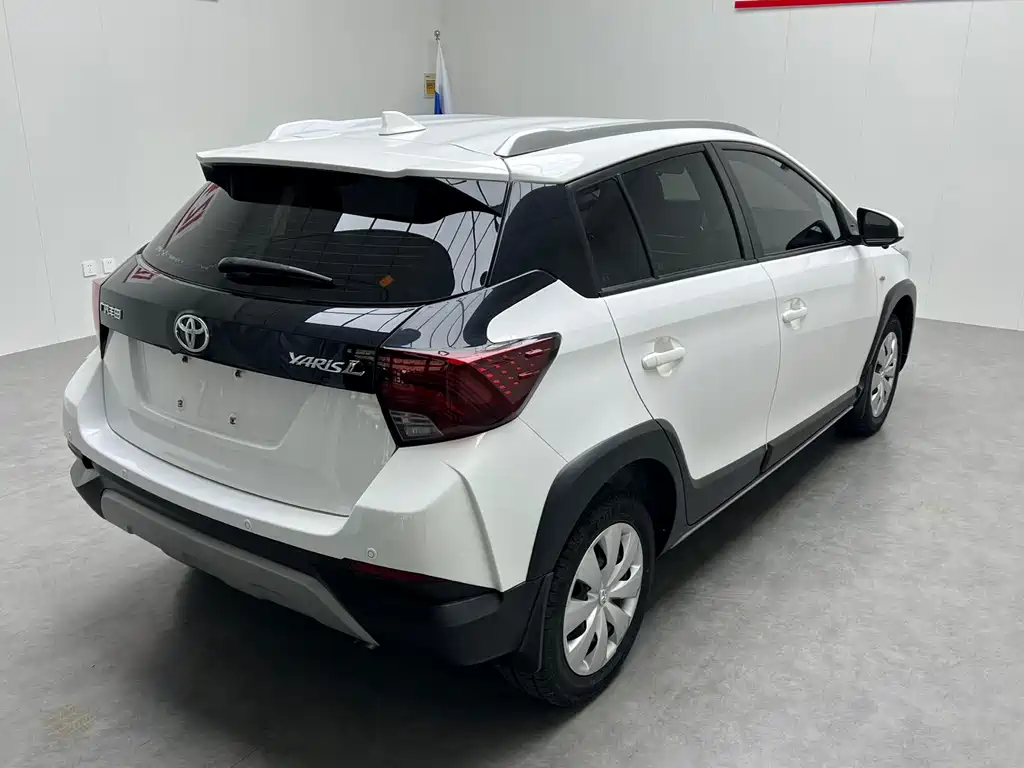 Toyota Yaris L 2021 — фото 22