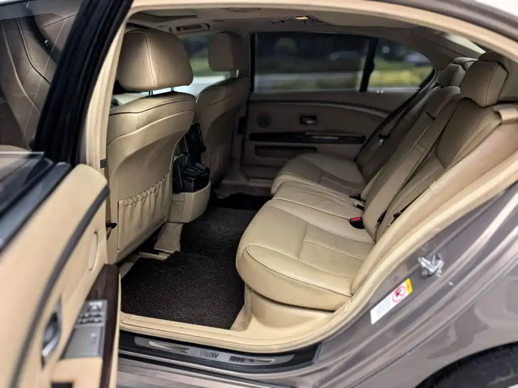 BMW 7 Series 2008 — фото 12