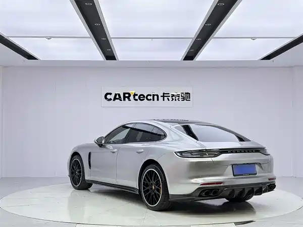 Porsche Panamera 2024