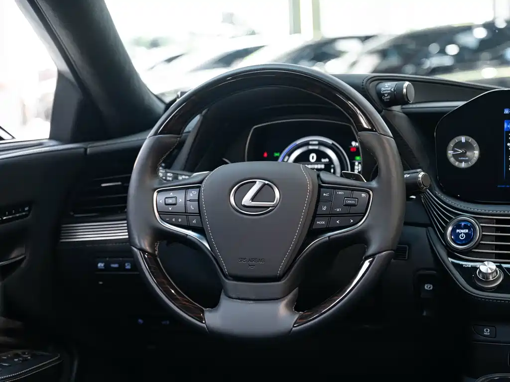 Lexus LS 2022 — фото 14