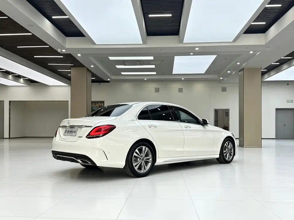Mercedes-Benz C-Class 2019 — фото 11