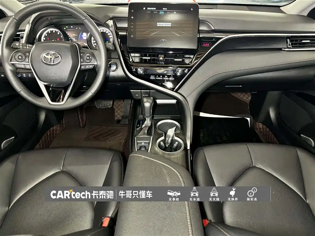 Toyota Camry 2023 — фото 19