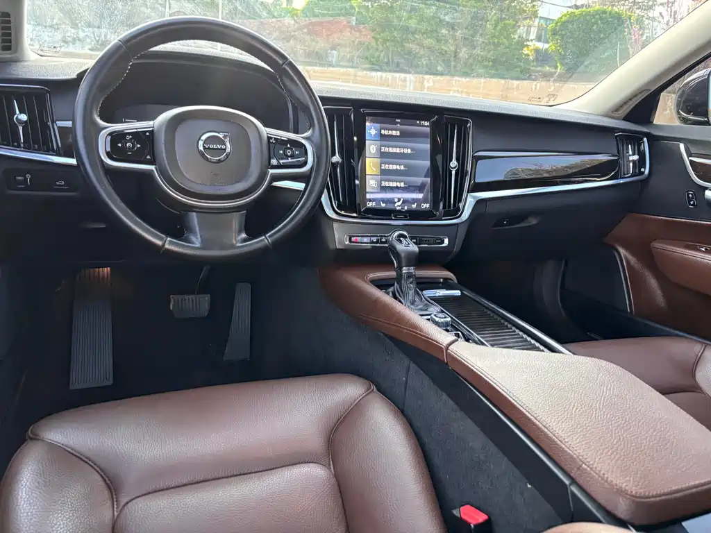 Volvo S90 2017 — фото 21