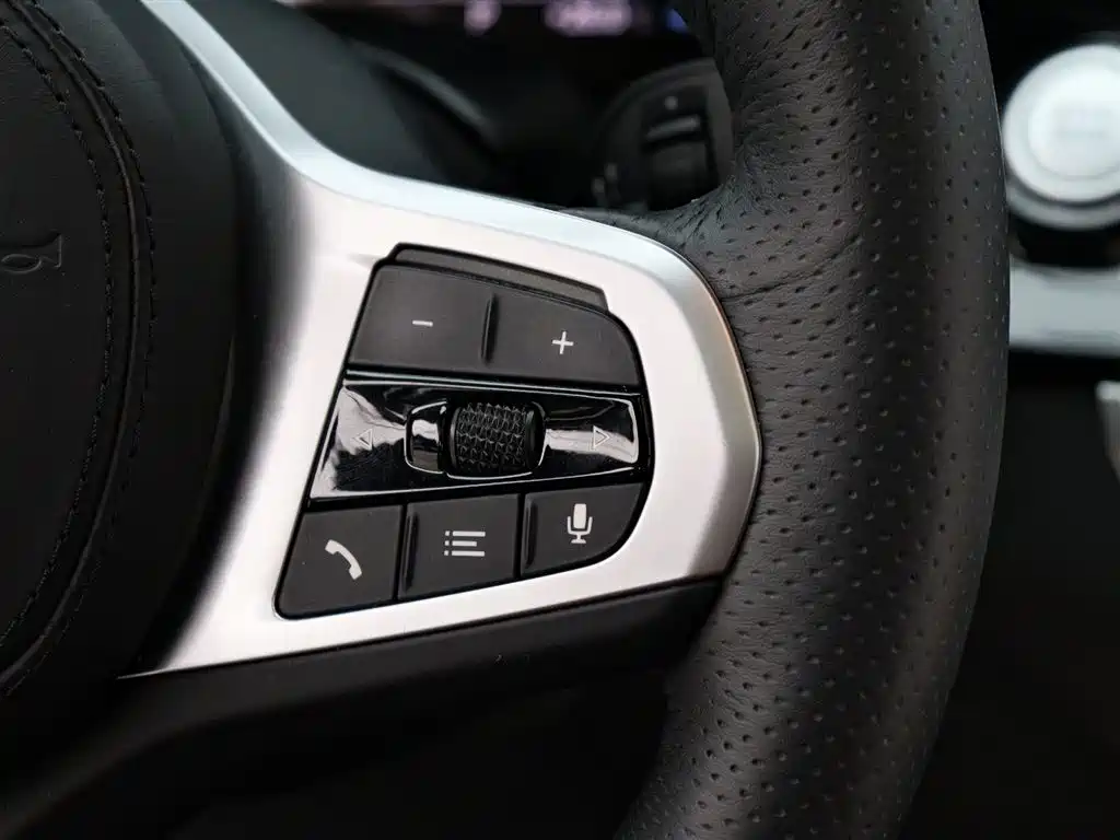 BMW 5 Series New Energy 2023 — фото 17