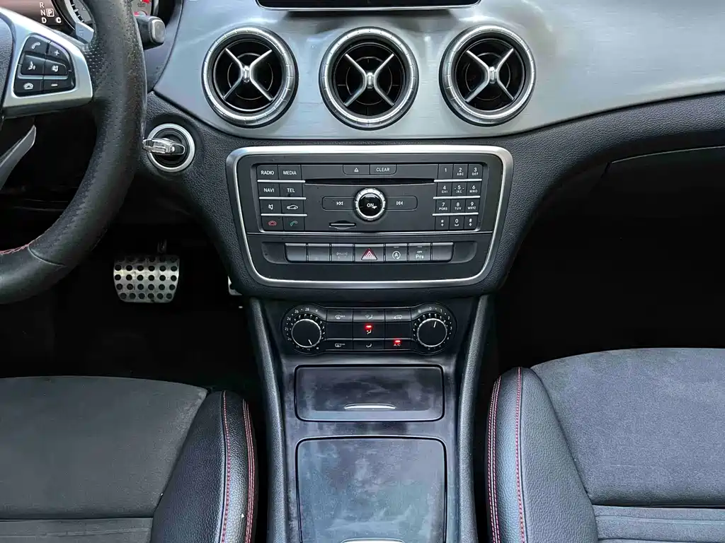 Mercedes-Benz CLA 2015 — фото 13