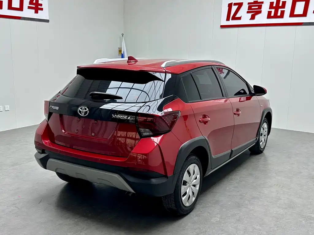 Toyota Yaris L 2021 — фото 14