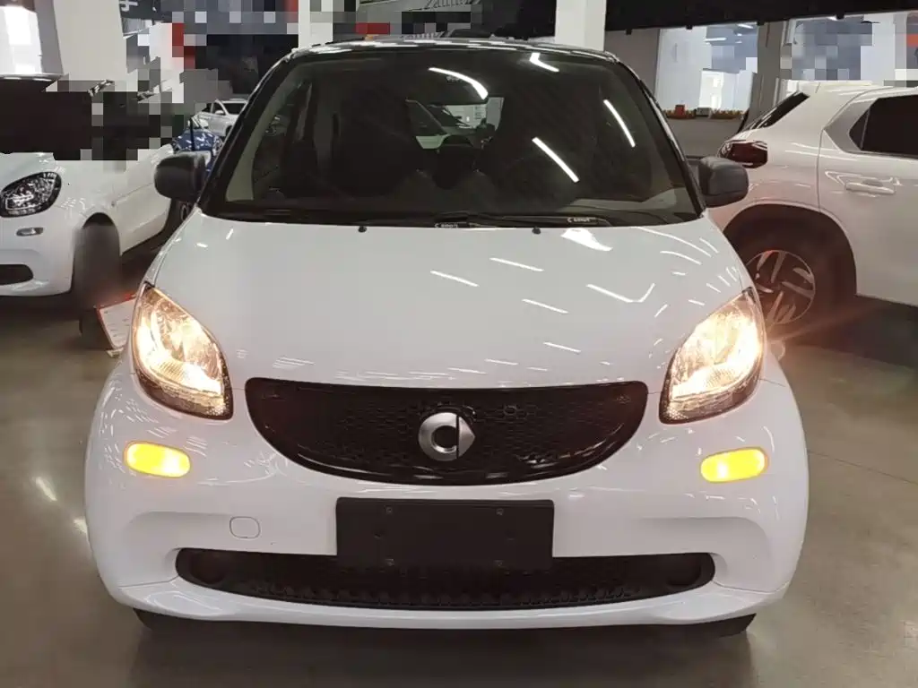 smart fortwo 2019 — фото 3