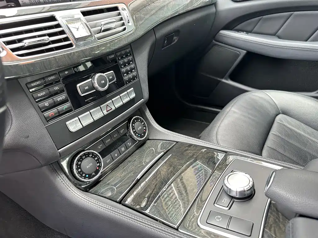 Mercedes-Benz CLS 2013 — фото 16