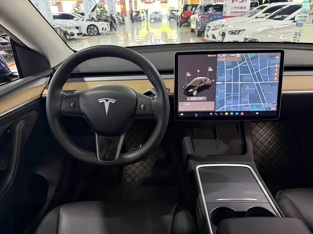 Tesla Model Y 2022 — фото 15