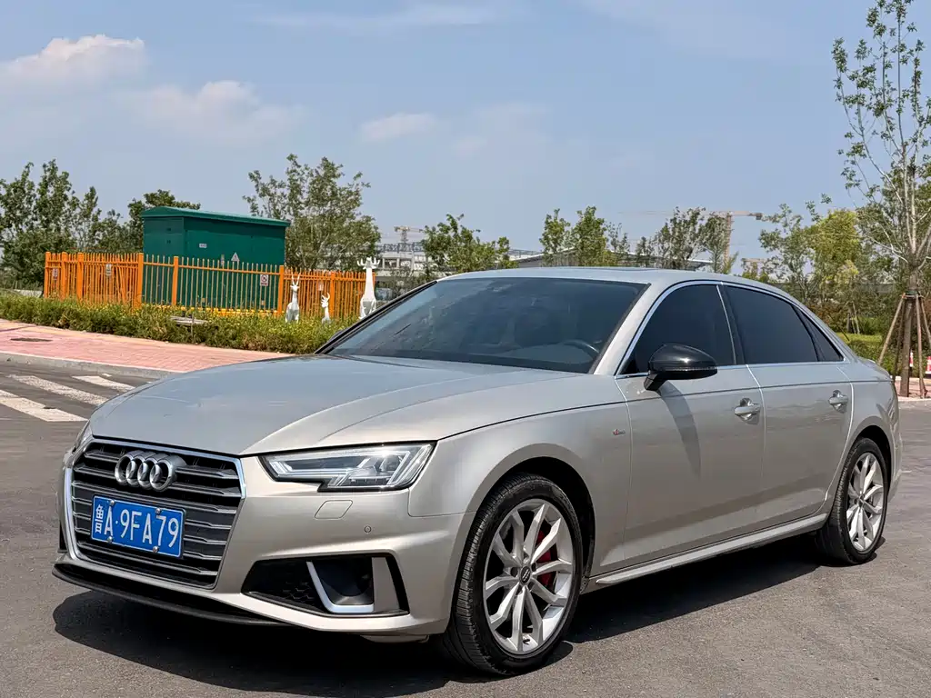 Audi A4L 2019