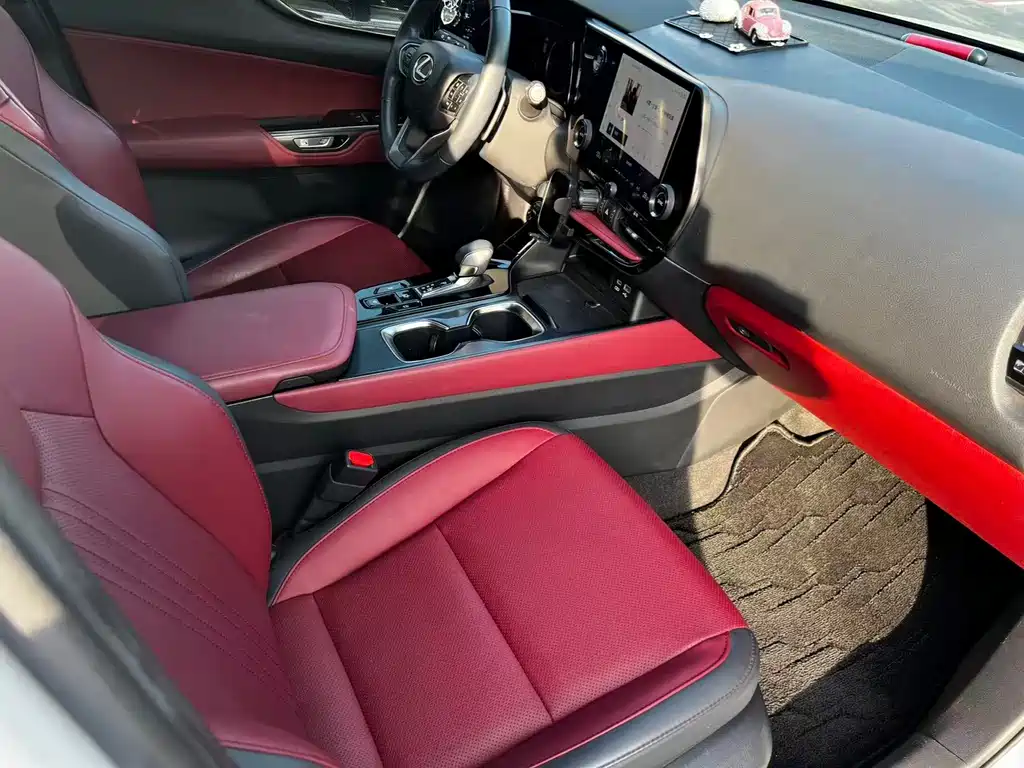 Lexus NX 2024