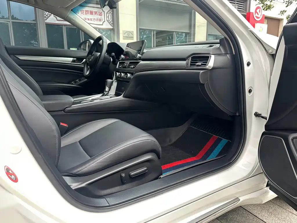 Honda Accord 2021 — фото 10