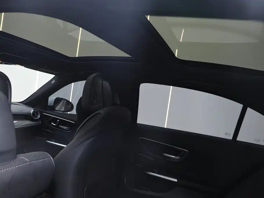 Mercedes-Benz C-Class 2023 — фото 21