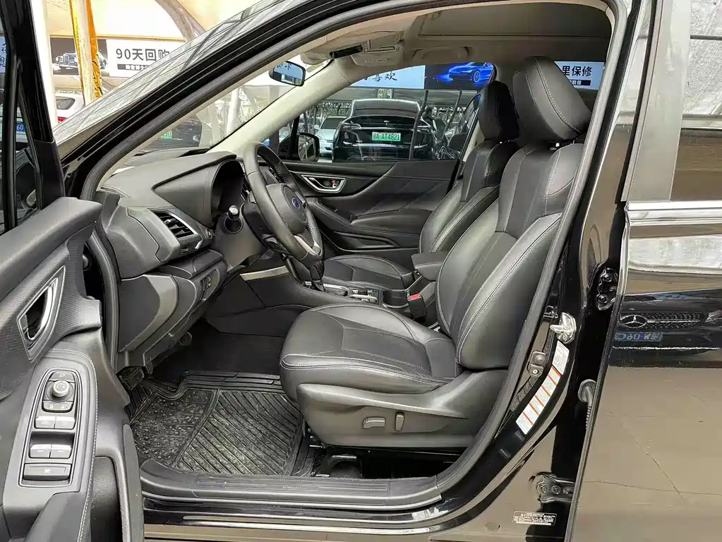 Subaru Forester 2019 — фото 4