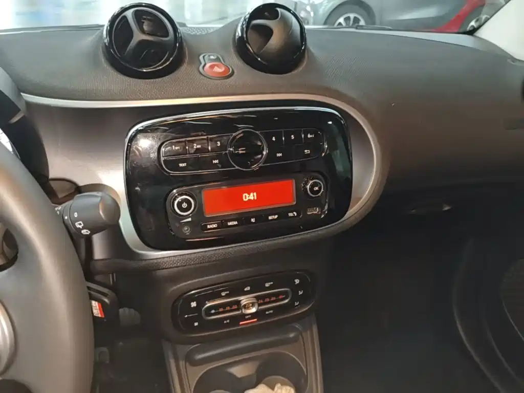 smart fortwo 2019 — фото 13