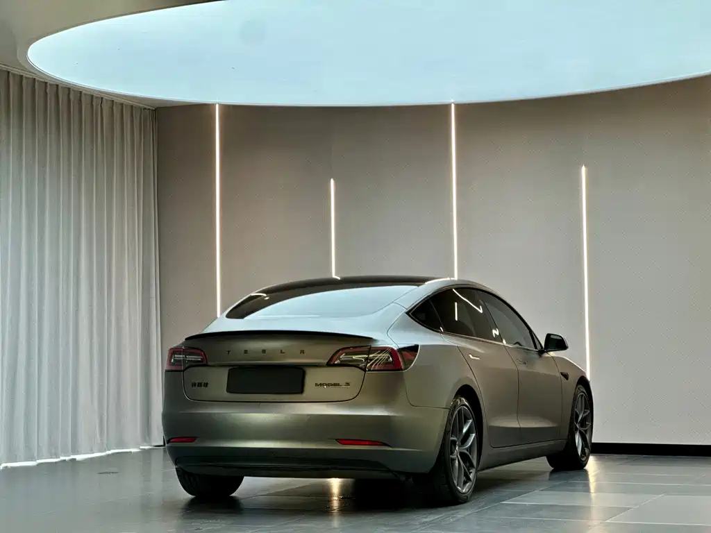 Tesla Model 3 2022 — фото 8
