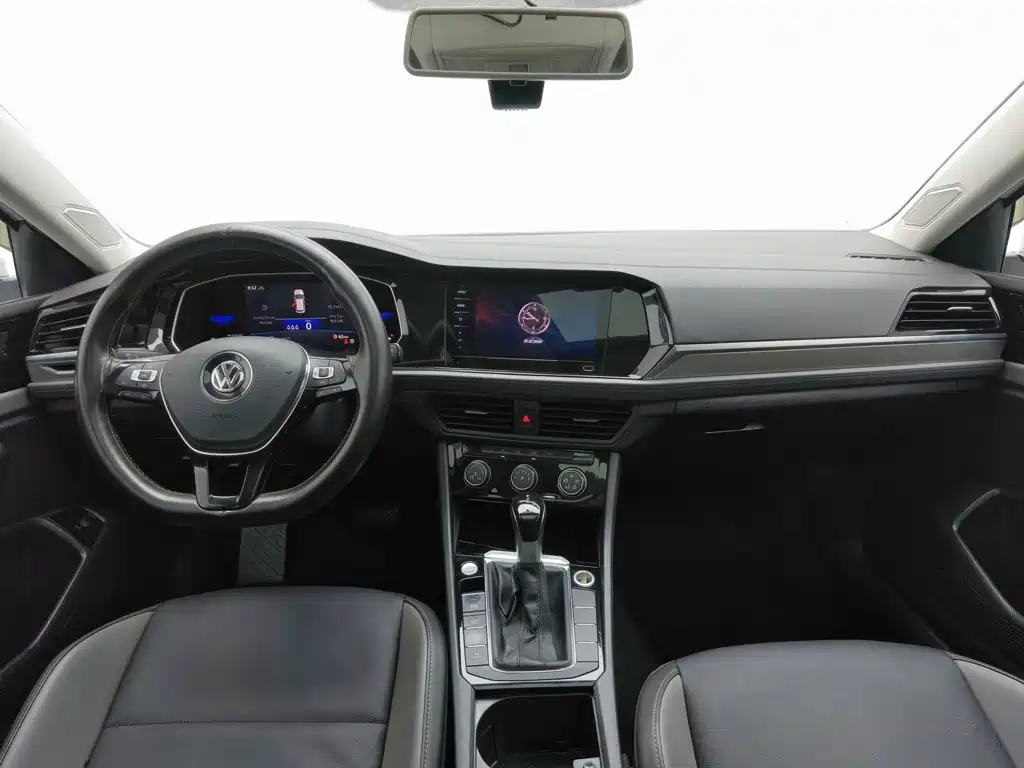 Volkswagen Sagitar 2021