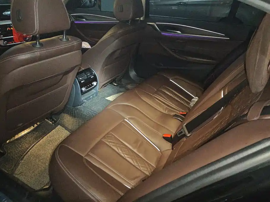 BMW 5 Series New Energy 2019 — фото 11