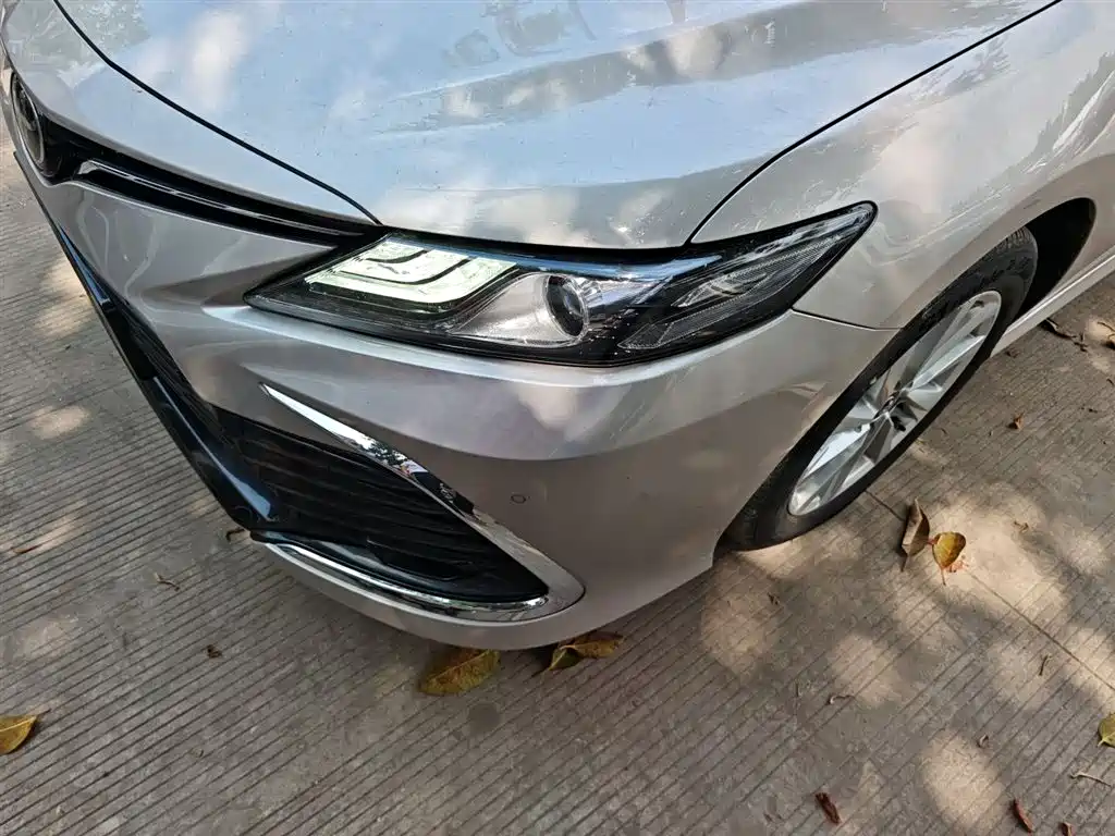 Toyota Camry 2023 — фото 18