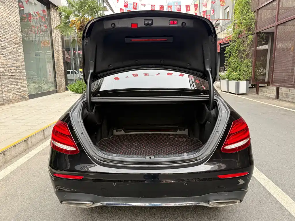 Mercedes-Benz E-Class 2020 — фото 14