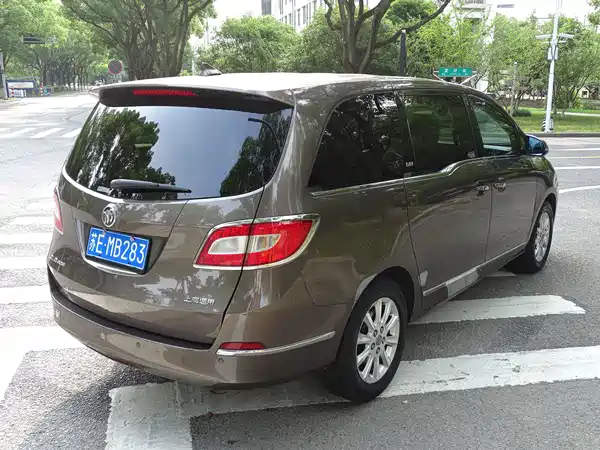 Buick GL8 2011