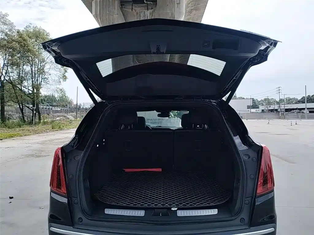 Cadillac XT5 2022 — фото 19