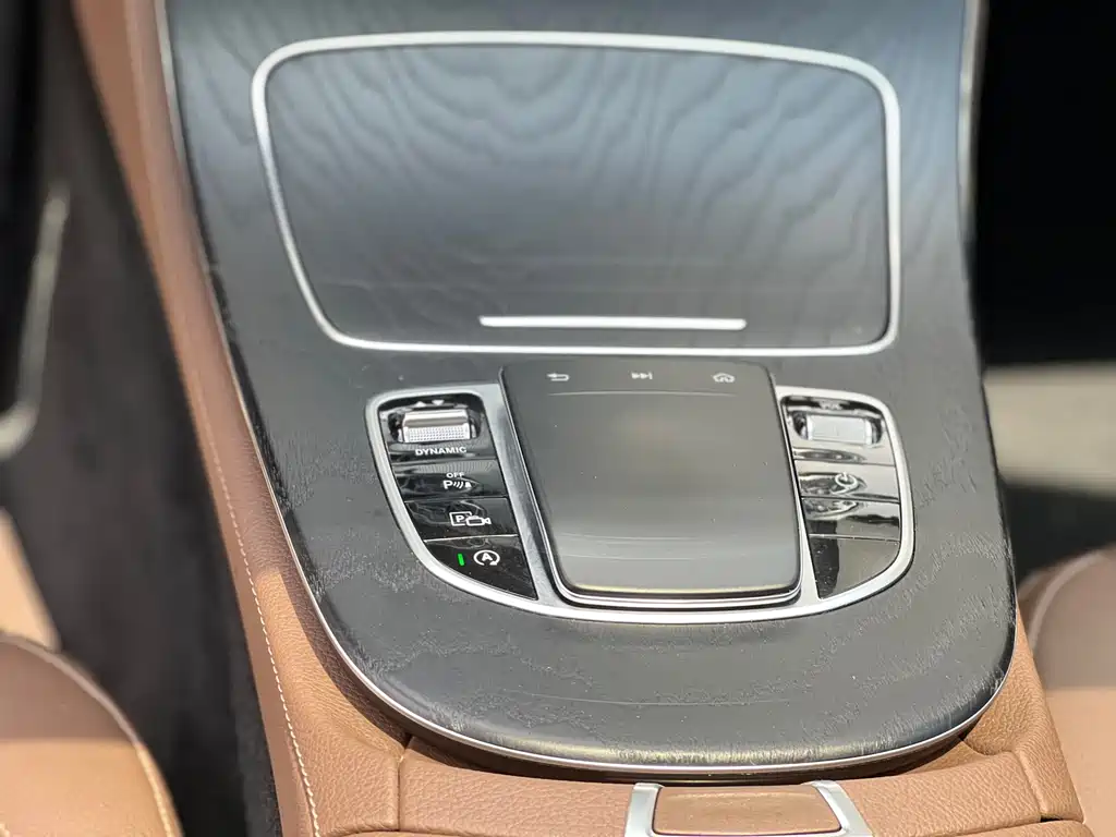 Mercedes-Benz E-Class 2020 — фото 11