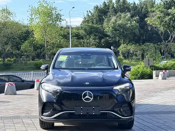 Mercedes-Benz EQS SUV 2026