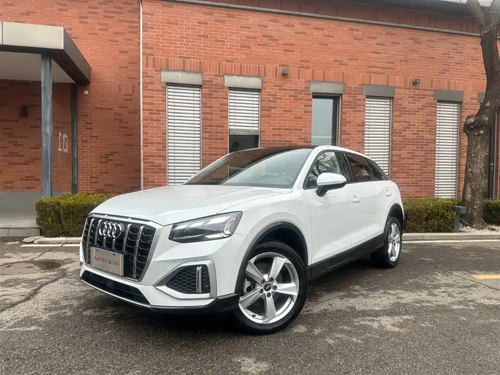 Audi Q2L 2024 — фото 1