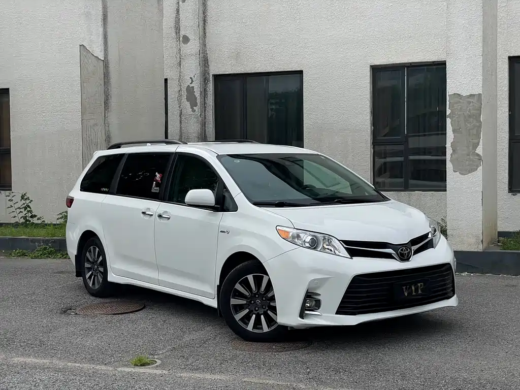 Toyota Sienna 2019 — фото 3