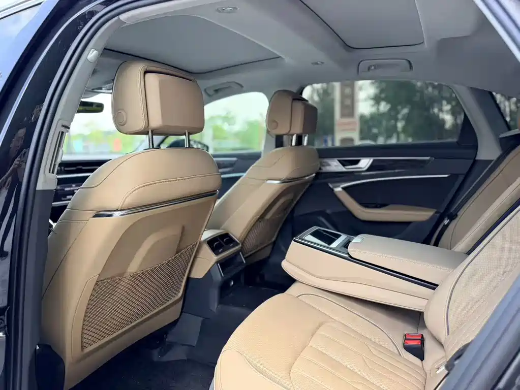 Audi A6L 2022