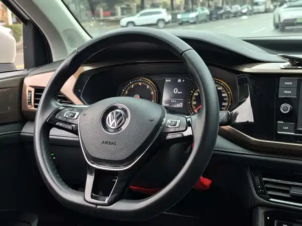 Volkswagen Tharu 2020
