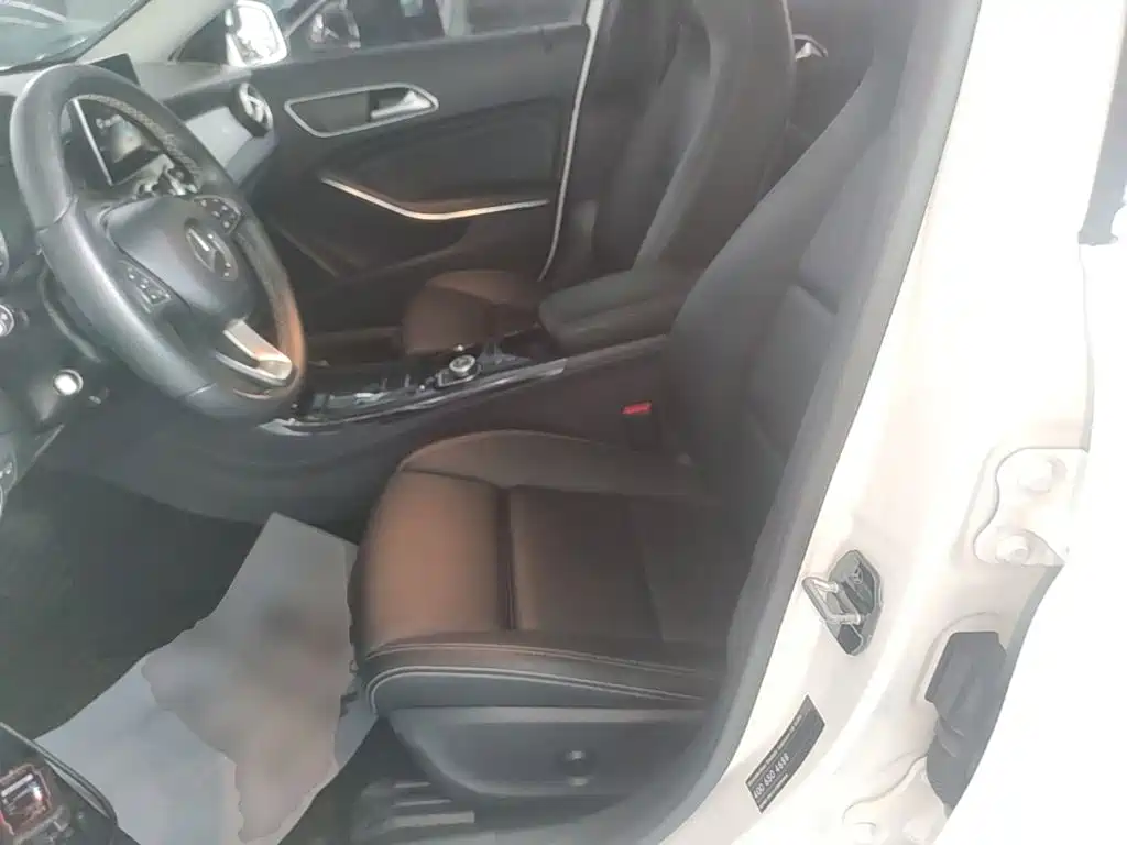 Mercedes-Benz GLA 2017 — фото 15
