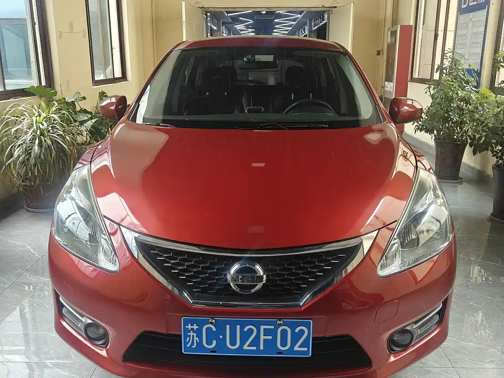 Nissan Tiida 2015